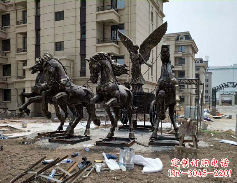 南阳阿波罗战车小区景观铜雕