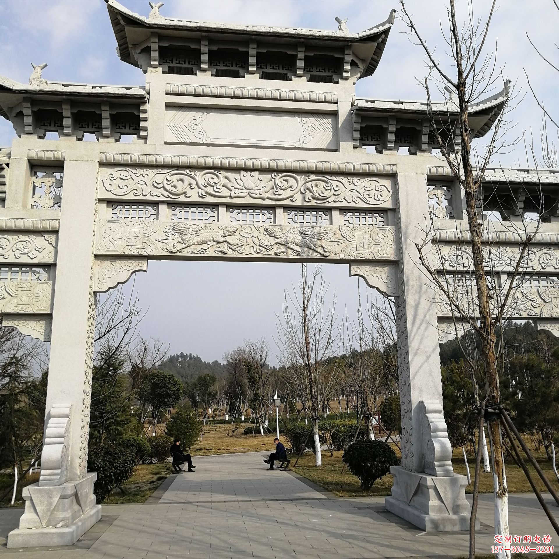 南阳八脚牌坊上的狮子雕像