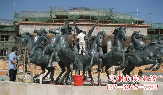 南阳八马踏浪阿波罗战车景观铜雕