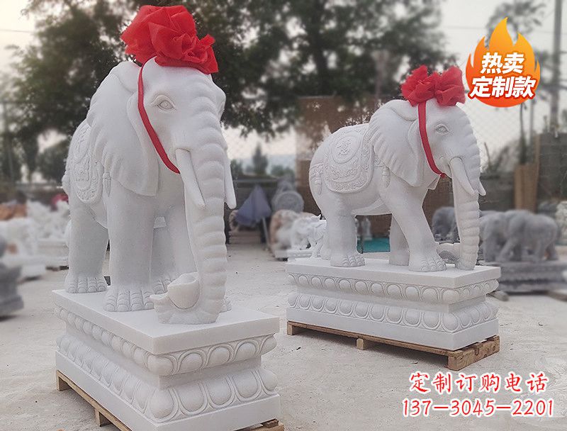 南阳白色石雕大象卷鼻子