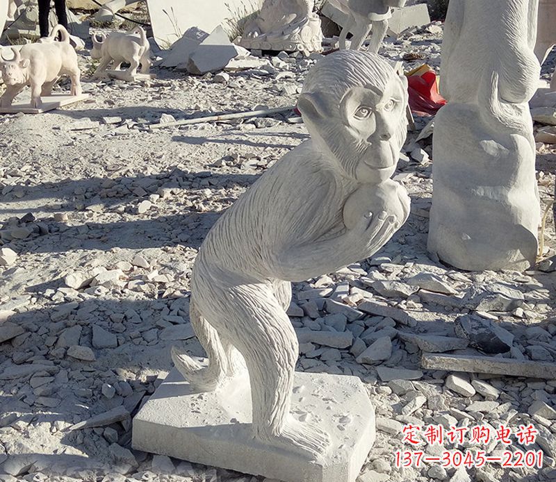南阳抱桃子的猴子石雕