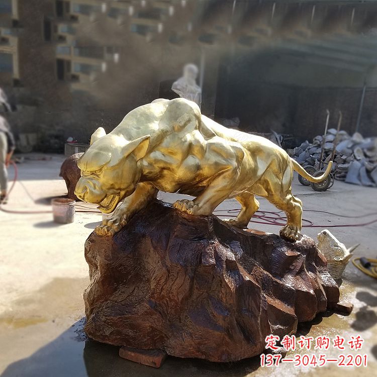 南阳豹子铸铜雕塑-公园景区情景动物雕塑