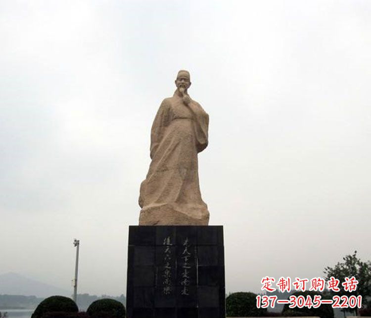 南阳北宋政治家范仲淹石雕