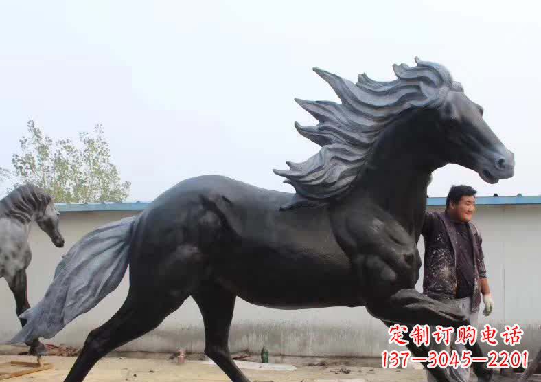 南阳奔马仿真马雕塑