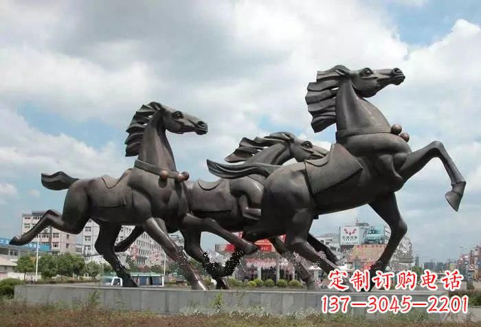 南阳奔跑马雕塑