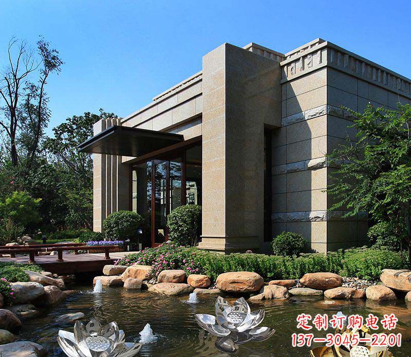 南阳别墅不锈钢镜面莲花雕塑