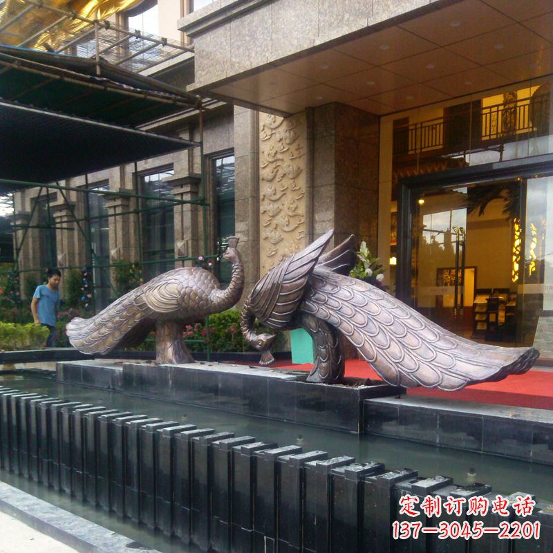 南阳精美孔雀铜雕