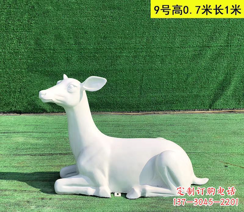 南阳玻璃钢白色小鹿动物雕塑