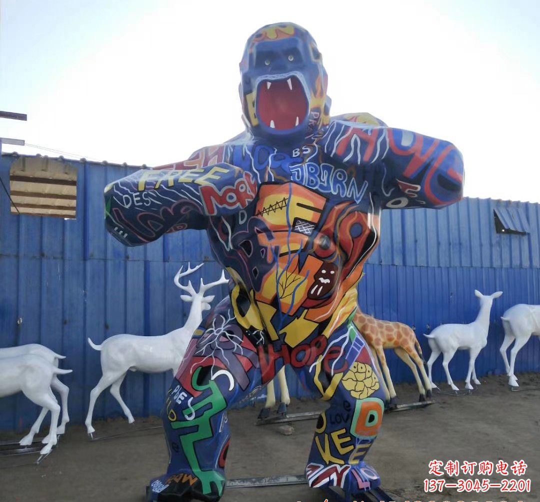 南阳玻璃钢彩绘大猩猩雕塑