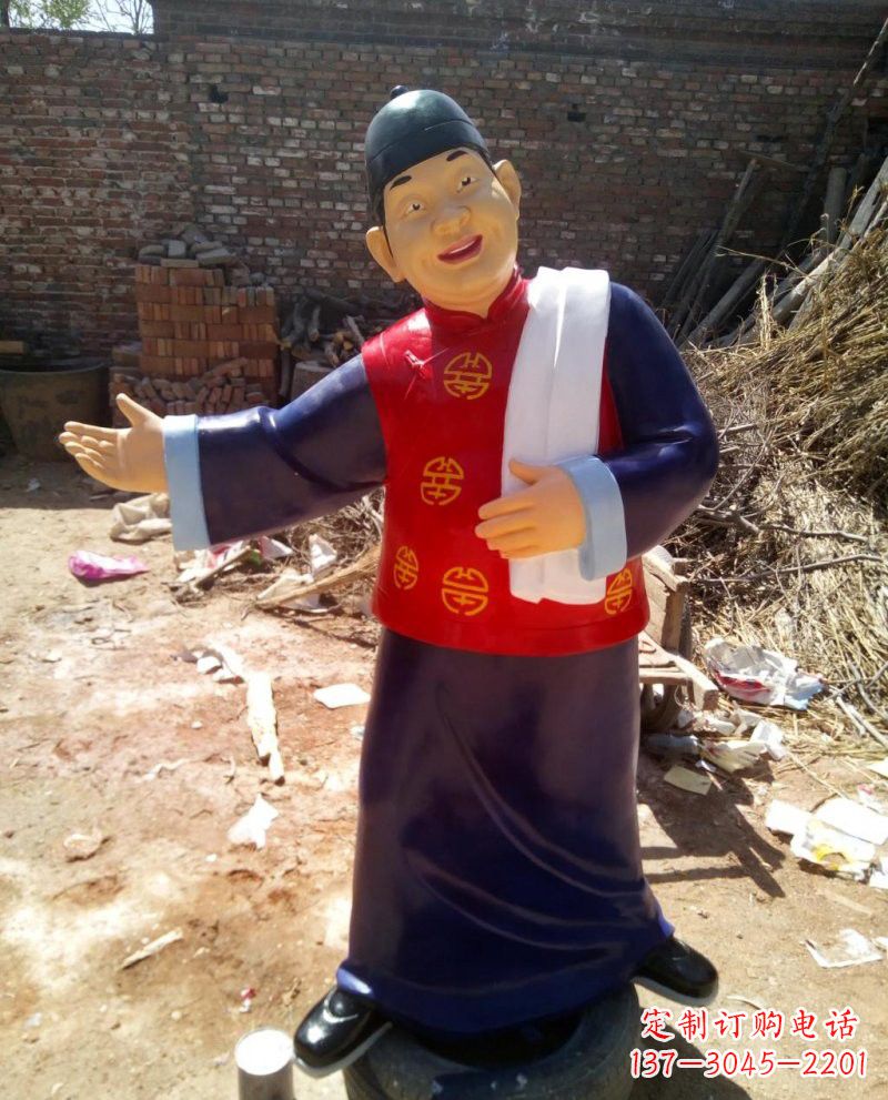 南阳玻璃钢彩绘人物店小二雕塑