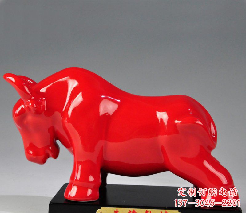南阳玻璃钢彩色牛转乾坤雕塑