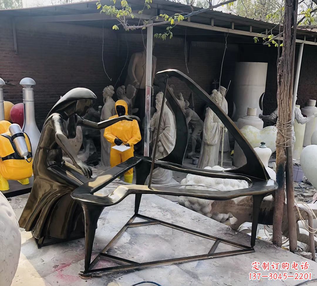 南阳玻璃钢仿铜钢琴雕塑