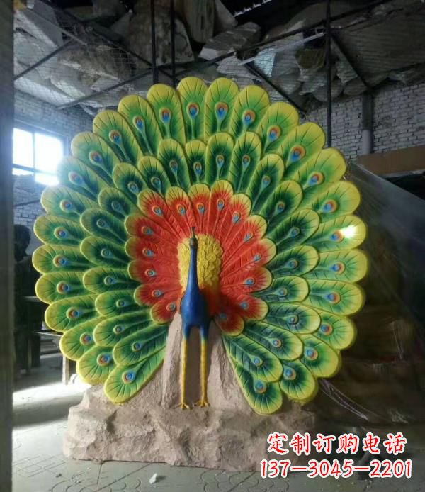 南阳玻璃钢制作的孔雀雕塑