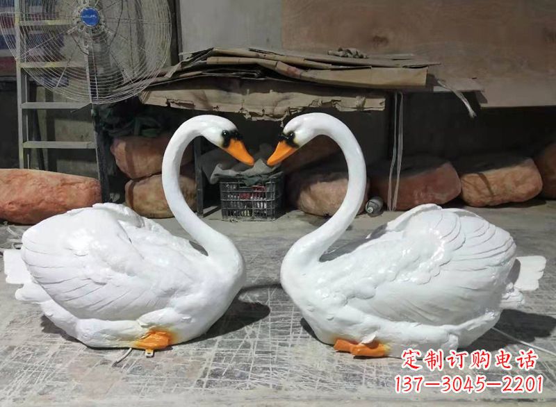 南阳玻璃钢仿真发光天鹅雕塑