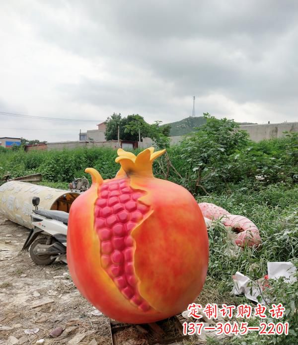 南阳玻璃钢仿真石榴雕塑——精美的艺术品