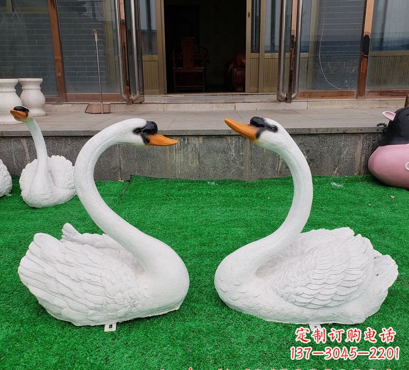 南阳玻璃钢制作的精美天鹅雕塑