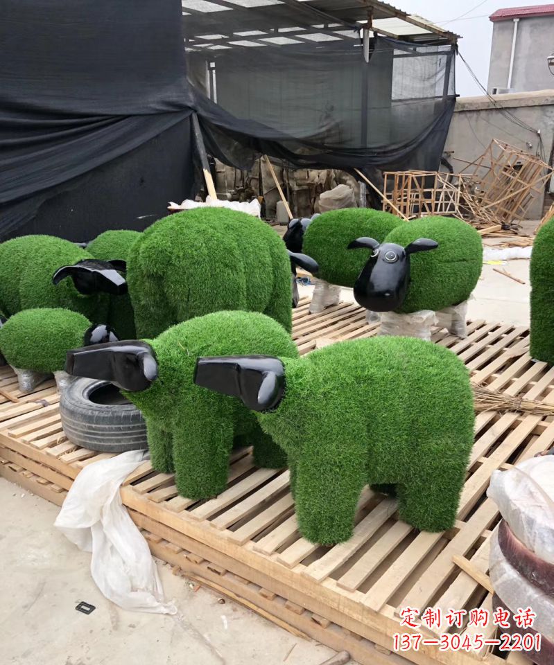南阳玻璃钢绿植小羊肖恩雕塑公园动物雕塑