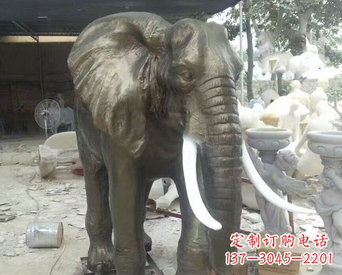 南阳玻璃钢大象雕塑——一座非凡的雕塑