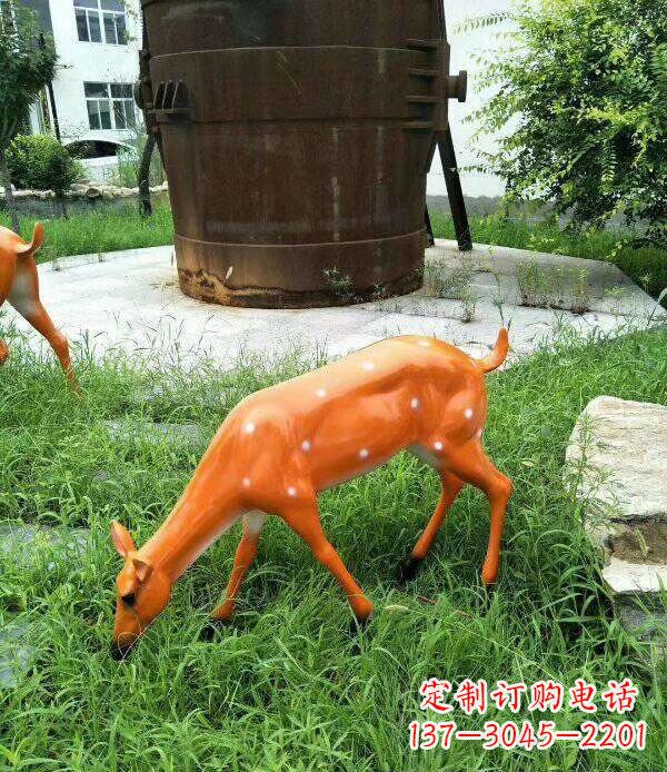南阳玻璃钢喷漆动物梅花鹿雕塑