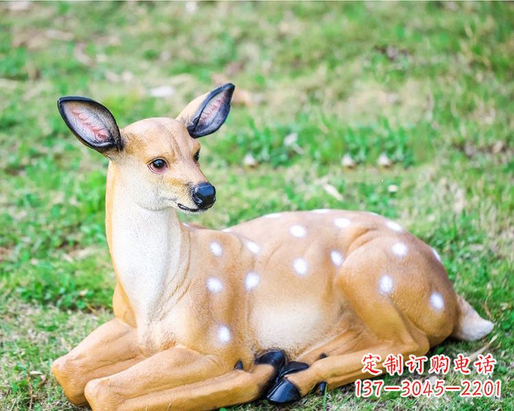 南阳玻璃钢卧姿梅花鹿雕塑