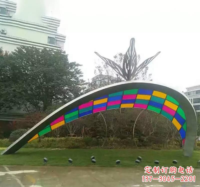 南阳不锈钢彩色拼接拱门雕塑