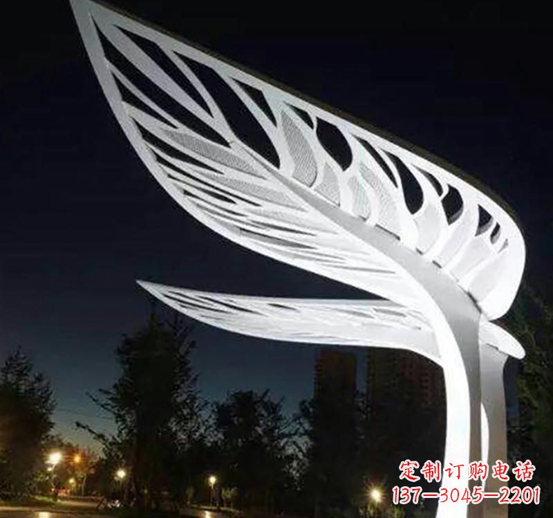南阳不锈钢树叶雕塑点缀城市景观