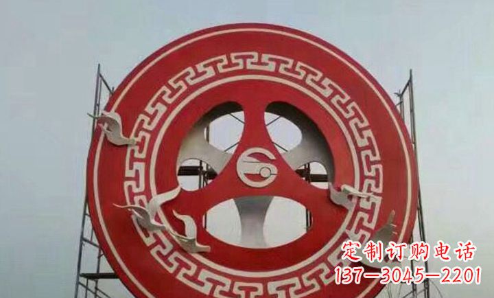 南阳不锈钢齿轮雕塑象征着时代进步