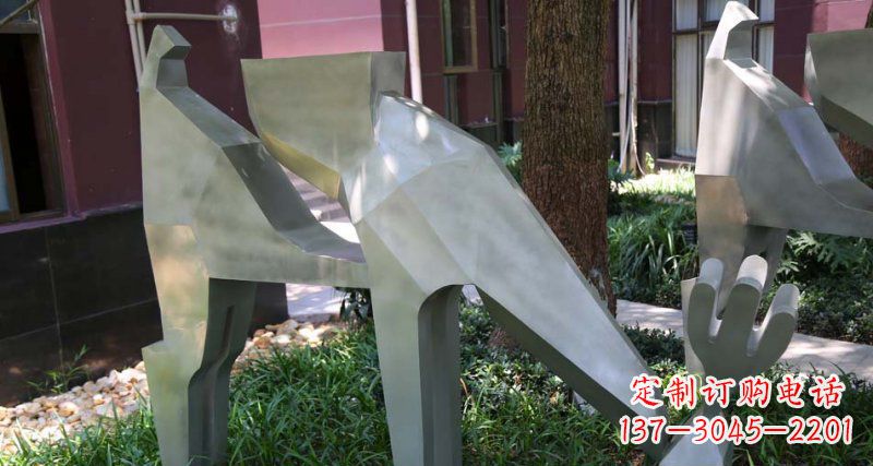 南阳不锈钢抽象吃草的几何梅花鹿动物雕塑