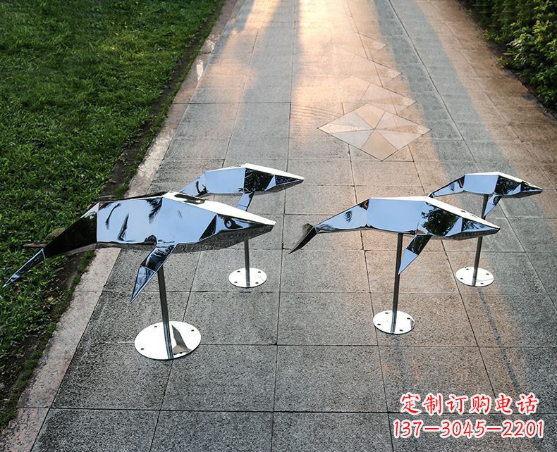 南阳海豚雕塑不锈钢的艺术精灵