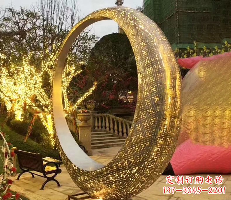 南阳不锈钢发光月亮雕塑艺术与科技的结合