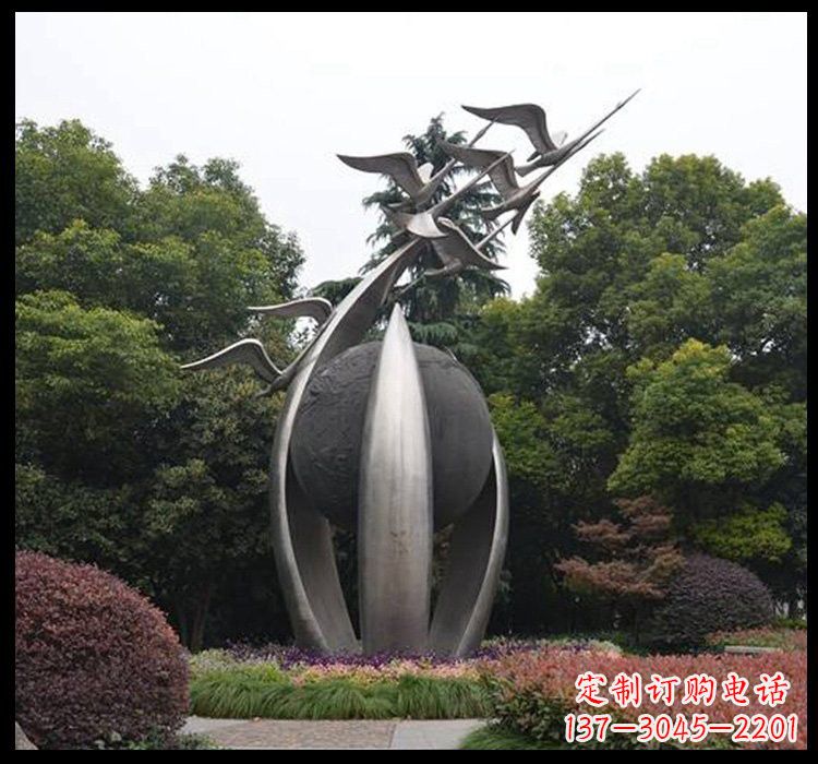 南阳不锈钢抽象飞翔的天鹅雕塑