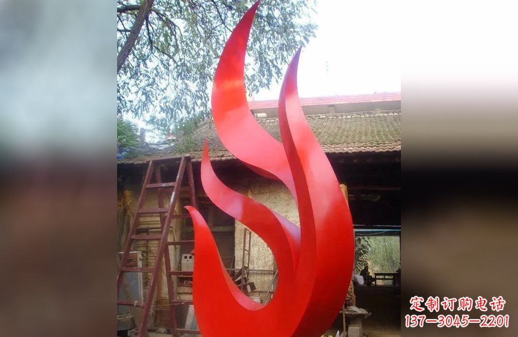 南阳凤凰展翅飞翔的不锈钢雕塑