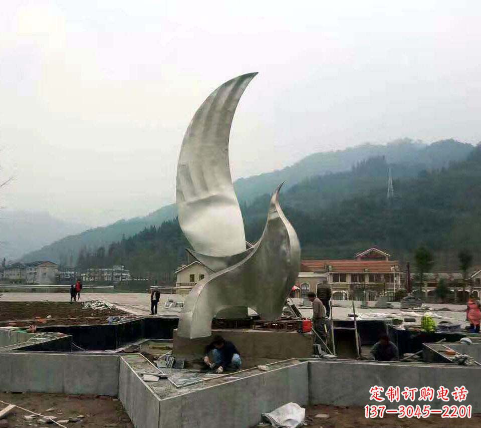 南阳不锈钢鸽子雕塑——象征着和平与祥和
