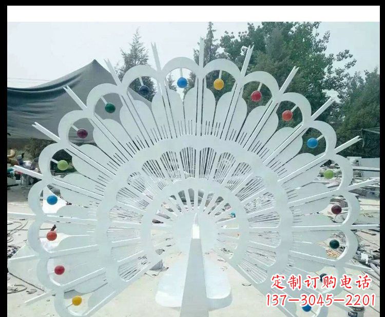 南阳精美不锈钢孔雀雕塑