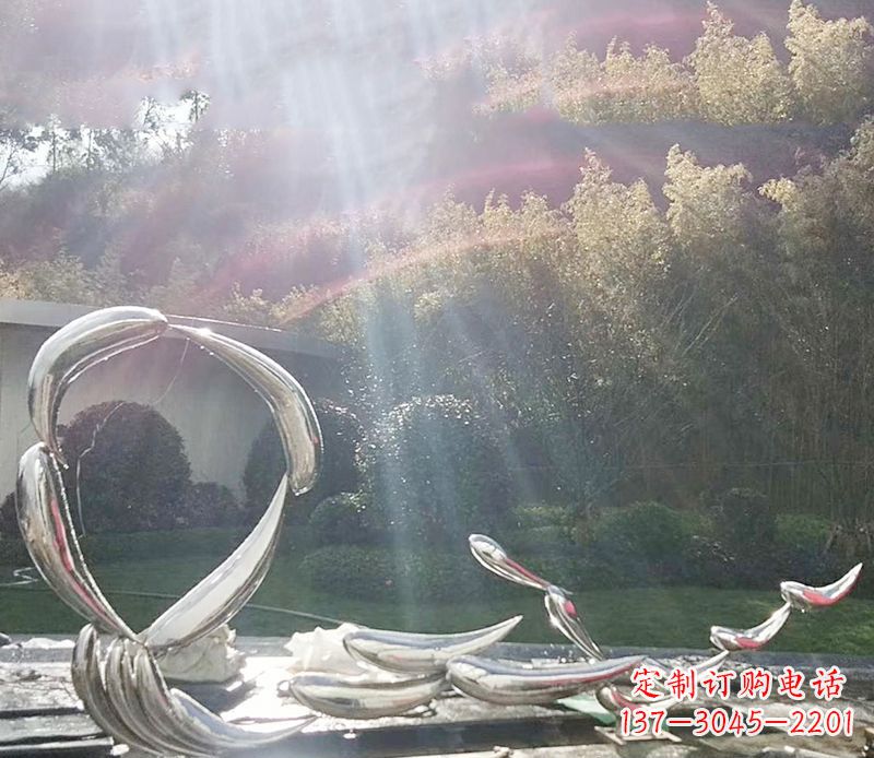 南阳不锈钢鲤鱼雕塑——寓意美好的象征