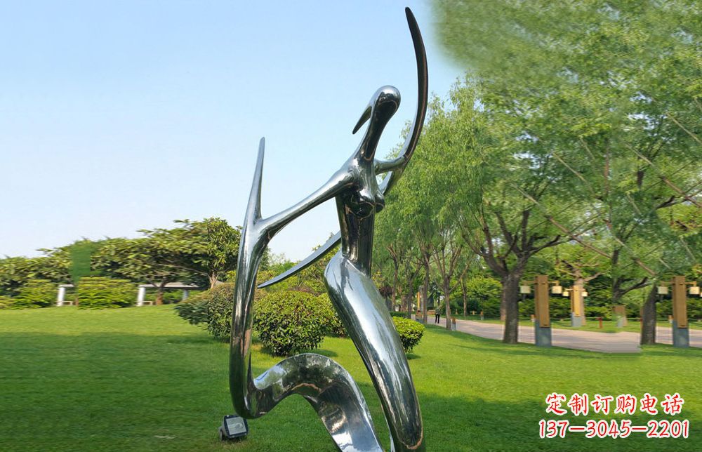 南阳不锈钢美女雕塑给公园注入活力
