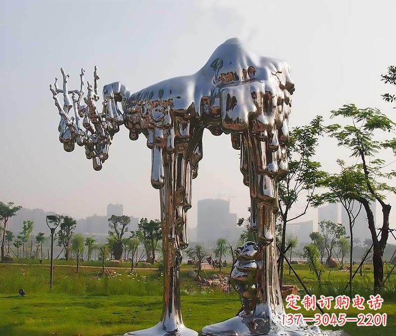 南阳拱门雕塑以不锈钢点缀精美的艺术品