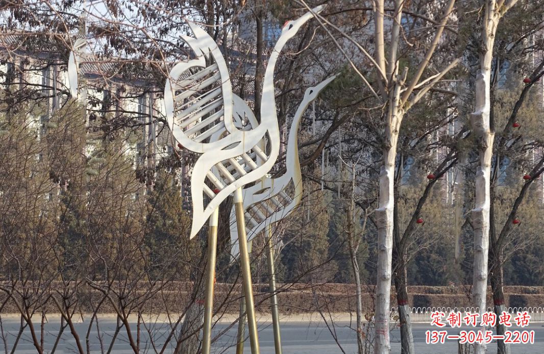 南阳不锈钢仙鹤雕塑精致的艺术之作