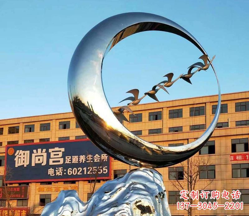 南阳不锈钢大雁雕塑象征着生机勃勃的美丽