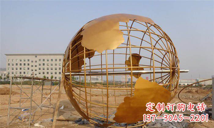 南阳美丽的地球雕塑