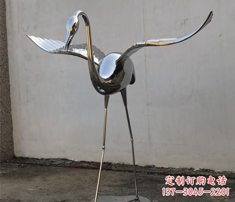 南阳不锈钢锻造丹顶鹤展翅雕塑