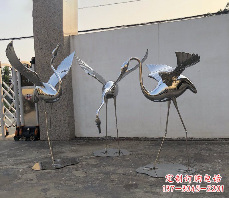 南阳不锈钢锻造丹顶鹤展翅雕塑112