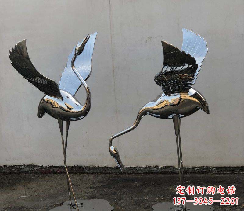 南阳不锈钢锻造仙鹤展翅雕塑