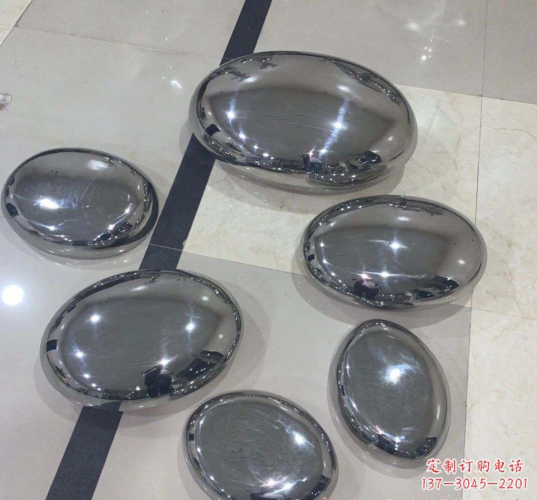 南阳不锈钢鹅卵石景观雕塑