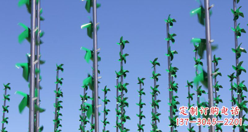 南阳螺旋风车给广场景观带来的旋转欢乐