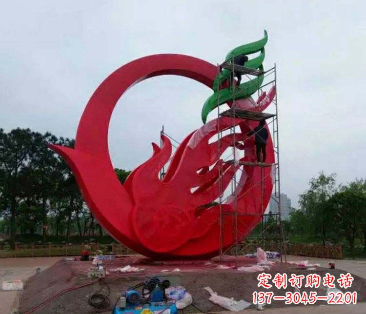 南阳不锈钢凤凰雕塑精美而又神秘