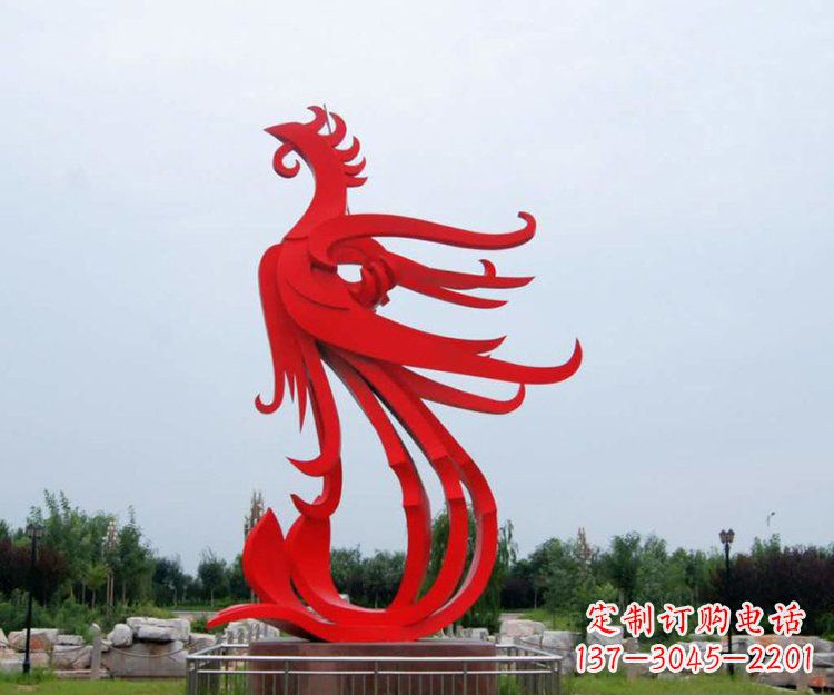 南阳精美凤凰雕塑点亮凤凰公园