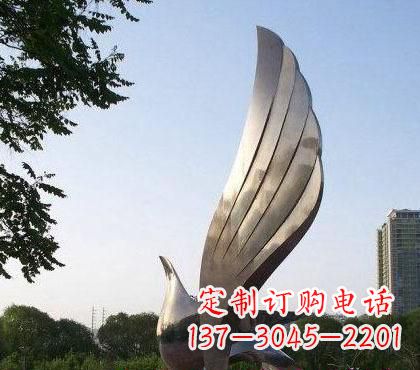 南阳不锈钢鸽子雕塑美丽的象征