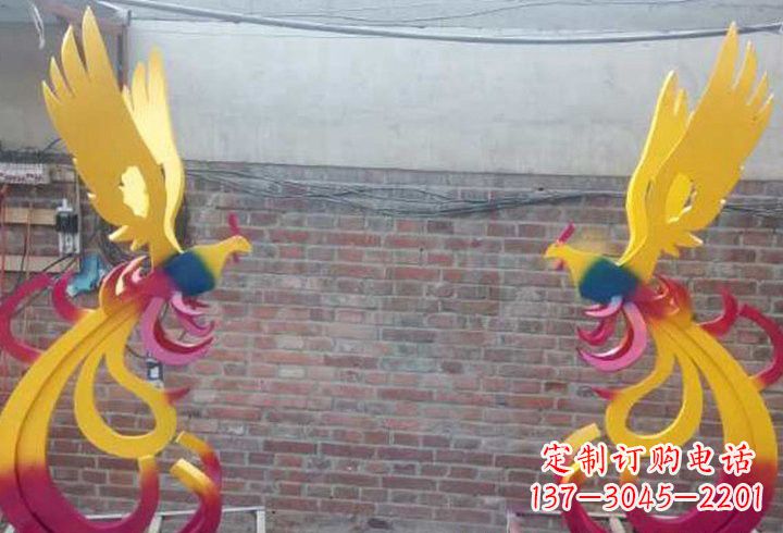 南阳不锈钢公园彩色凤凰雕塑——艺术与自然的融合