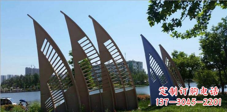 南阳不锈钢公园的船帆雕塑